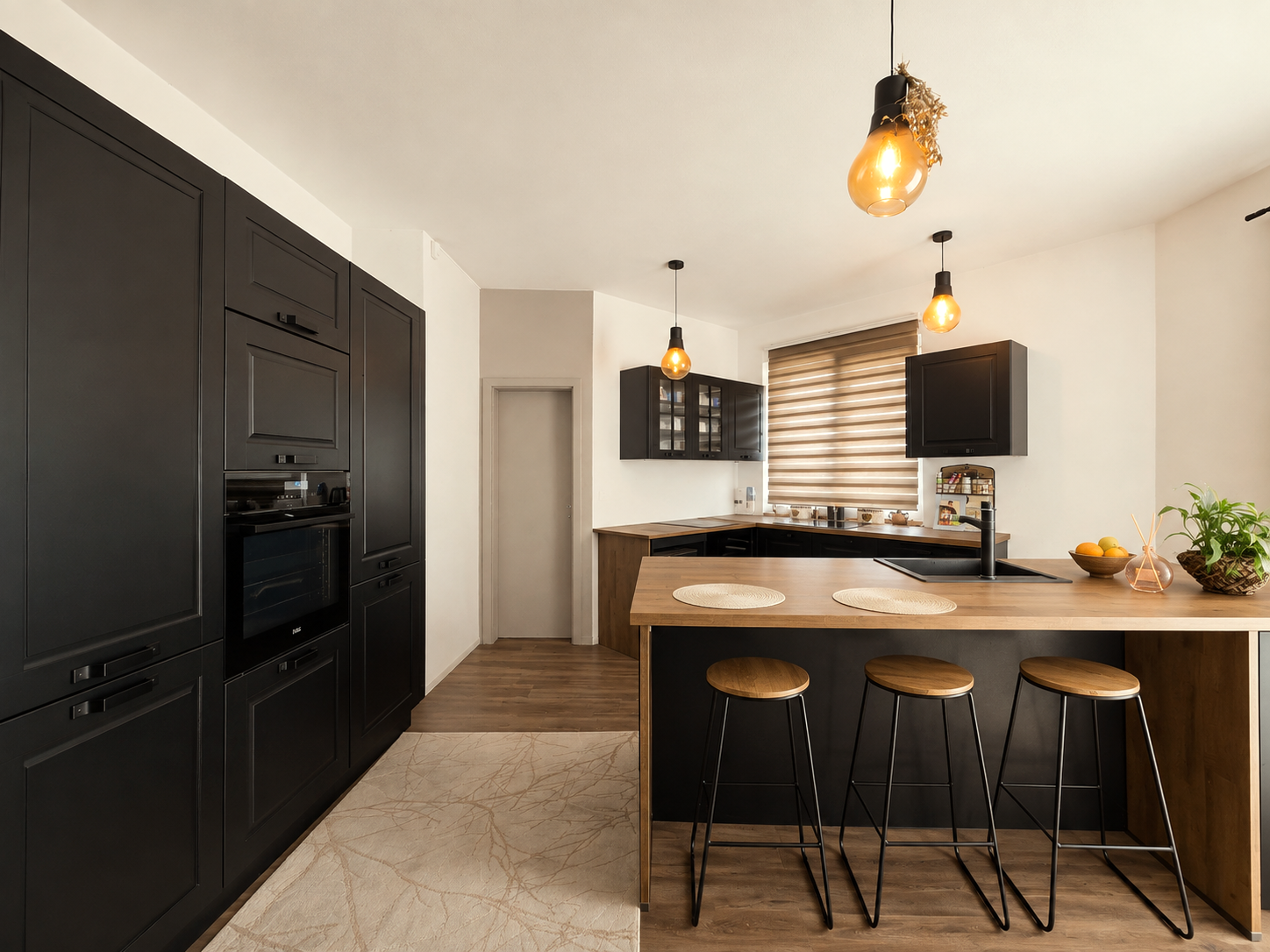 Predaj rodinný dom/ubytovací objekt Zbehy pri Nitre, úžitková plochy 480 m², pozemok 1750 m²