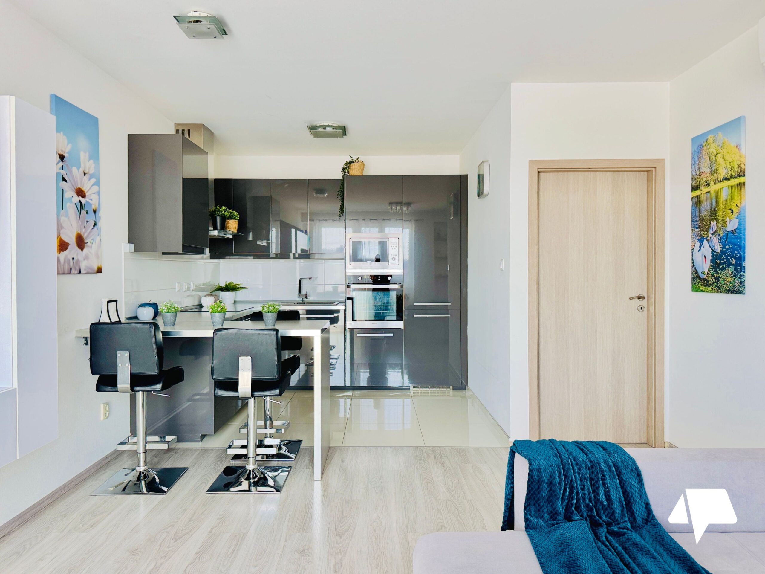 Predaj 2 izb. byt, novostavba, balkón, klíma, centrum