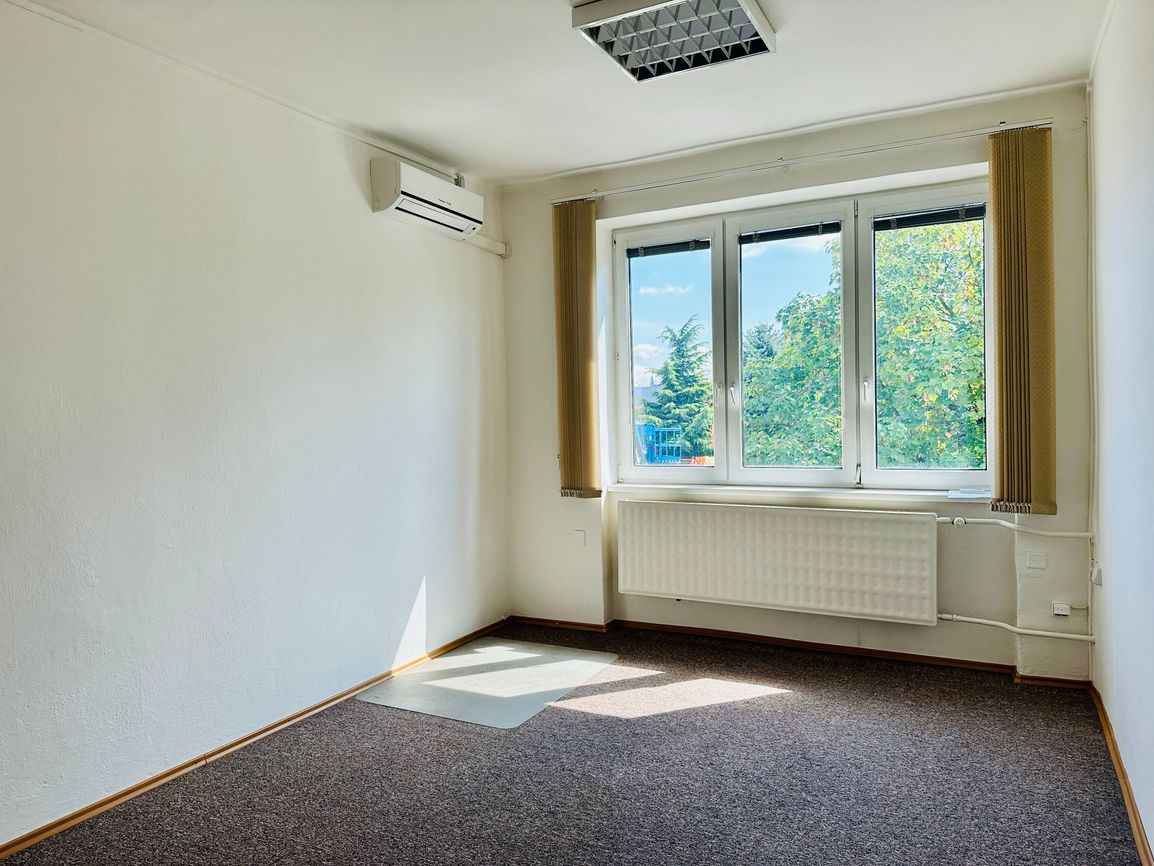 Prenájom kancelária – 22 m², Rybárska ulica, Nitra